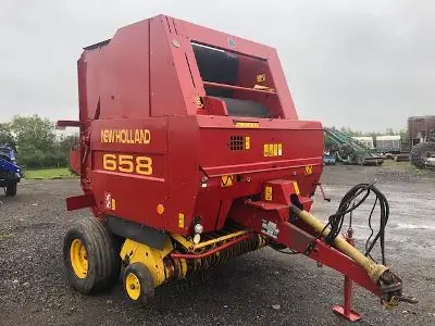 New Holland 658
