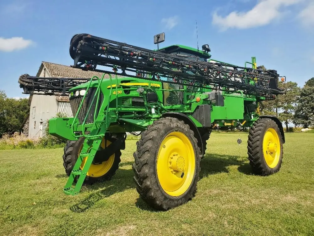 John Deere 4830