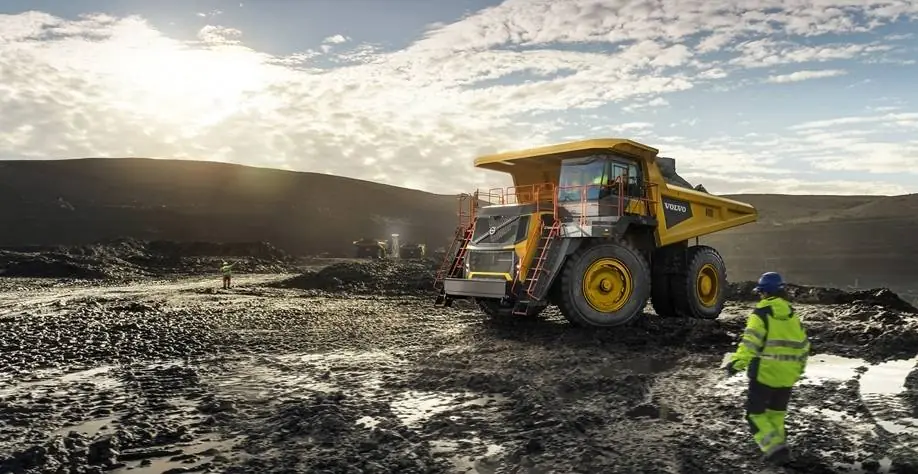 Volvo R100 thumbnail 2