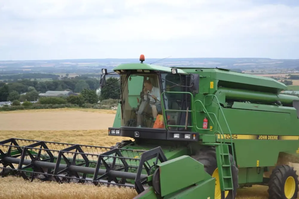 John Deere 2054
