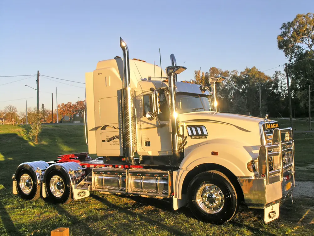 Mack Super-Liner FUSION CAB ECE29 ISX 525 6x4 thumbnail 4