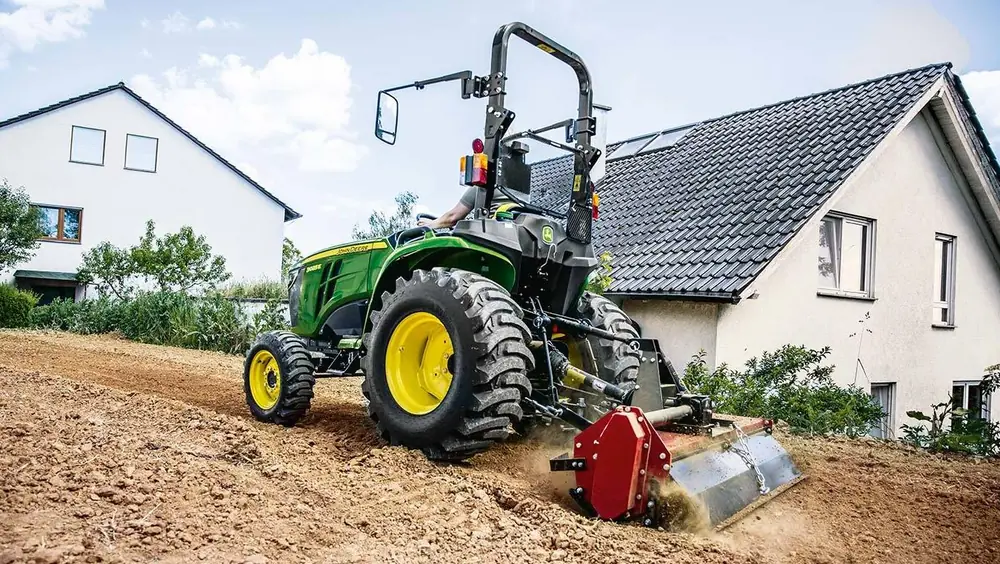 John Deere 3025 E thumbnail 2
