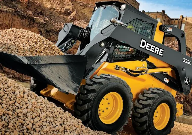 John Deere Construction 332E