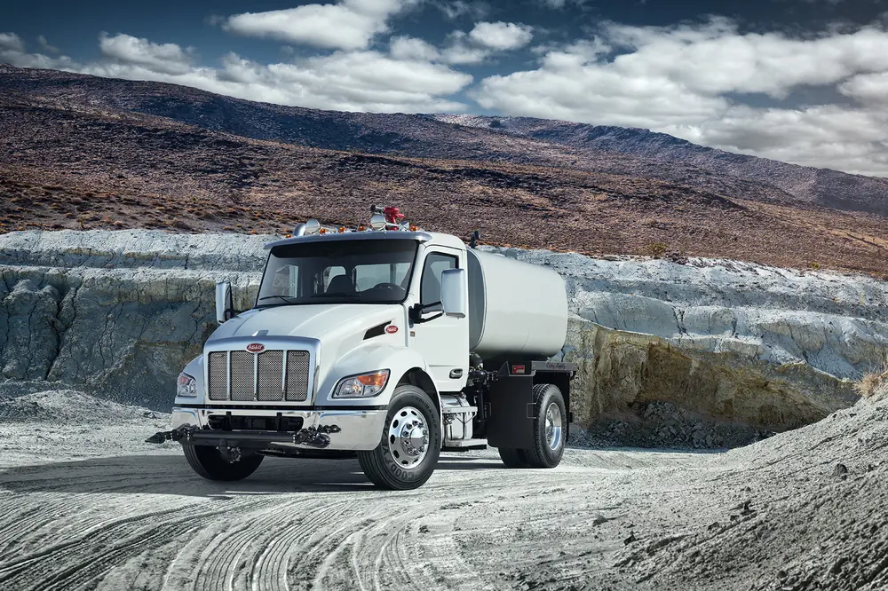 Peterbilt 537 PX-9