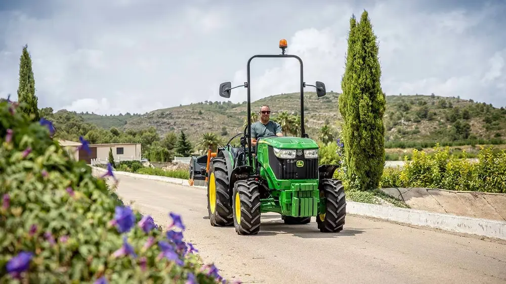 John Deere 5105GL