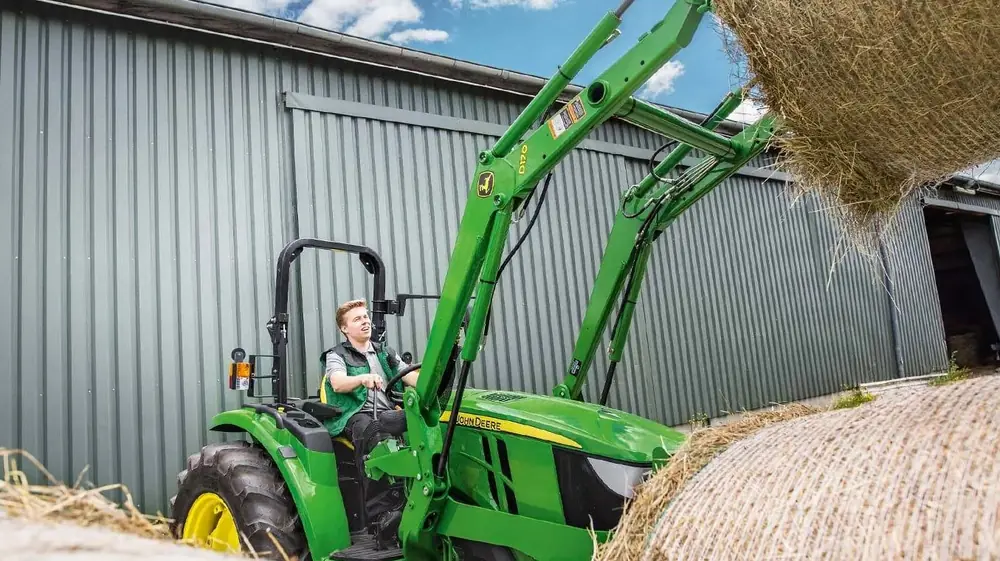 John Deere 4052 M
