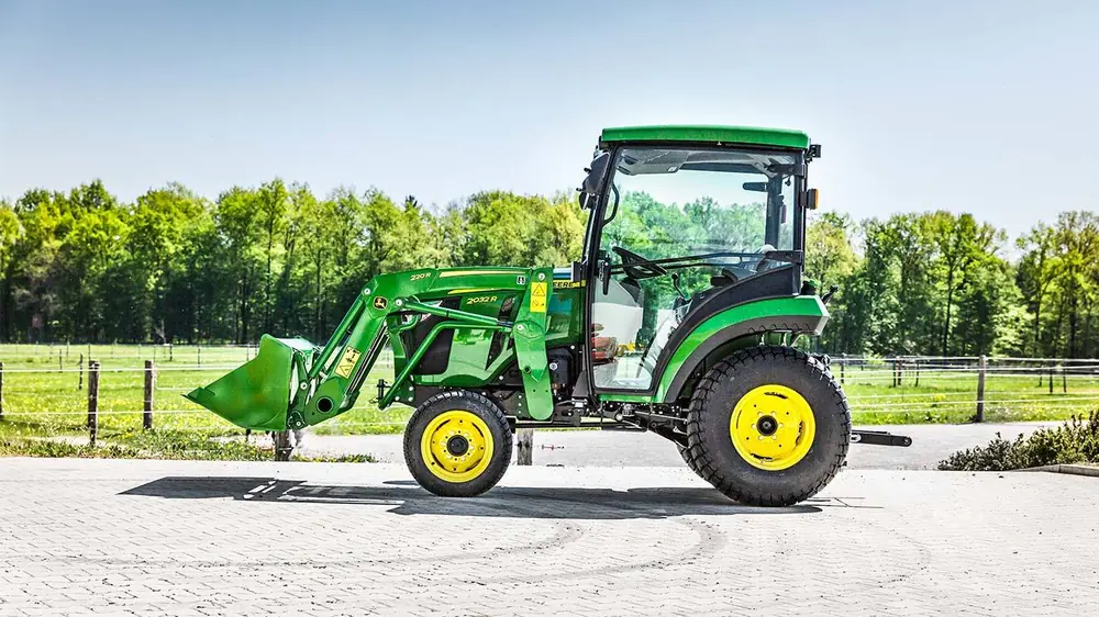 John Deere 2032 R
