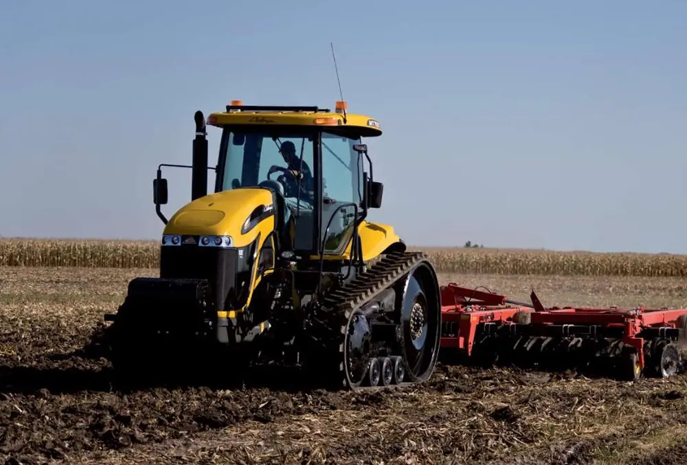Challenger MT745 B