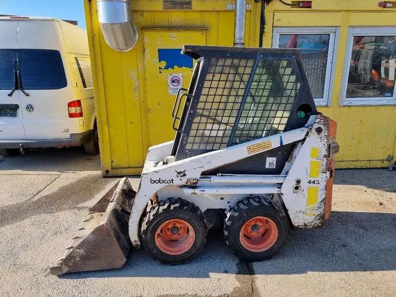 Bobcat 443