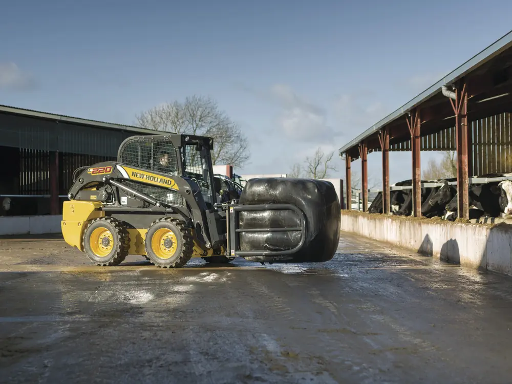 New Holland L220 thumbnail 13