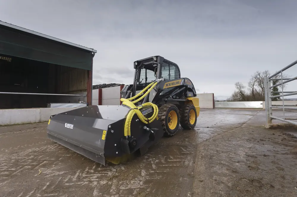 New Holland L220 thumbnail 6