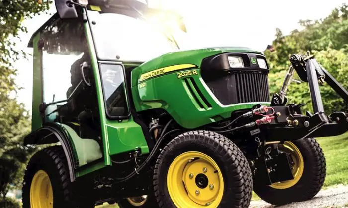 John Deere 2027 R thumbnail 2
