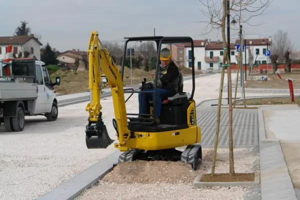 Komatsu PC18MR-2