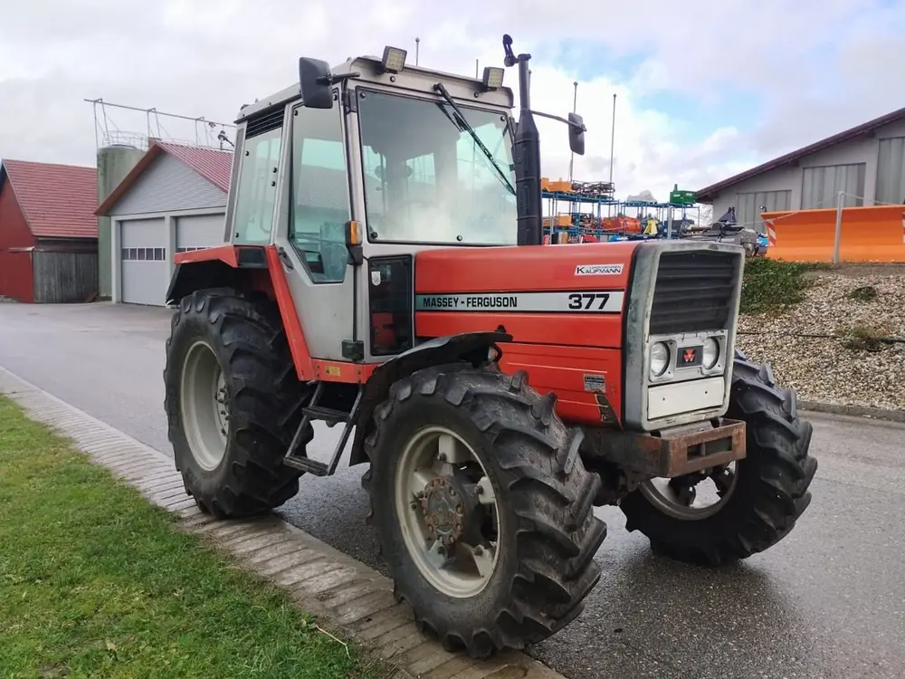 Massey Ferguson MF 377