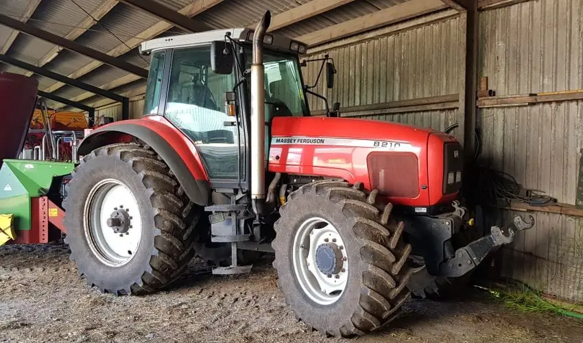 Massey Ferguson MF 8210-4 Classic