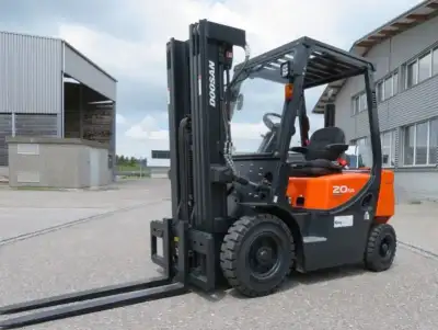 Doosan D20G Plus
