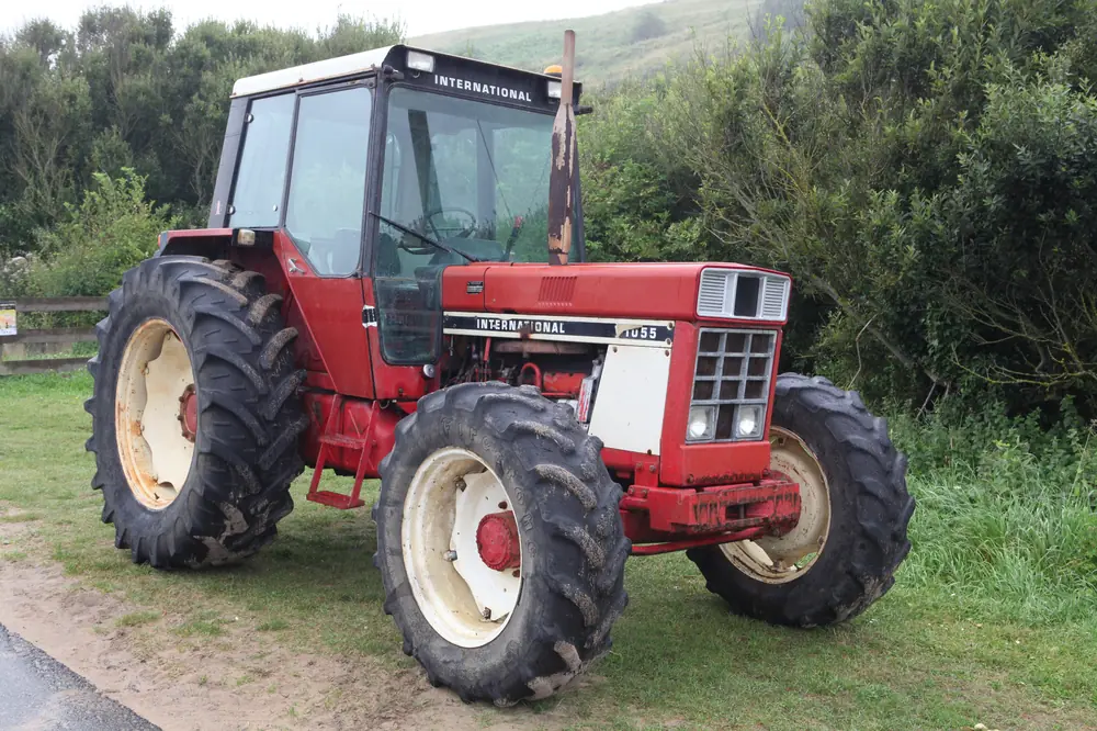 International Harvester 1055
