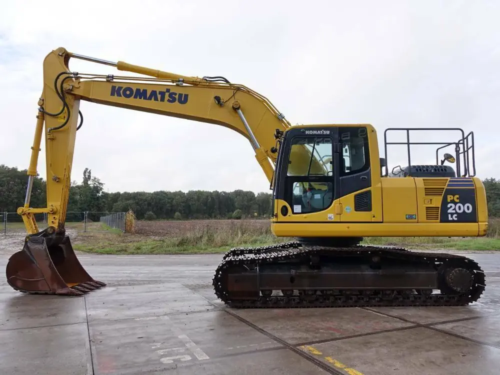 Komatsu PC200LC-8