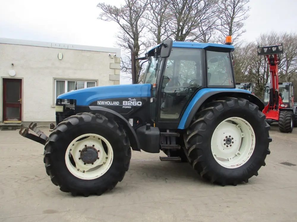 New Holland 8260 DT