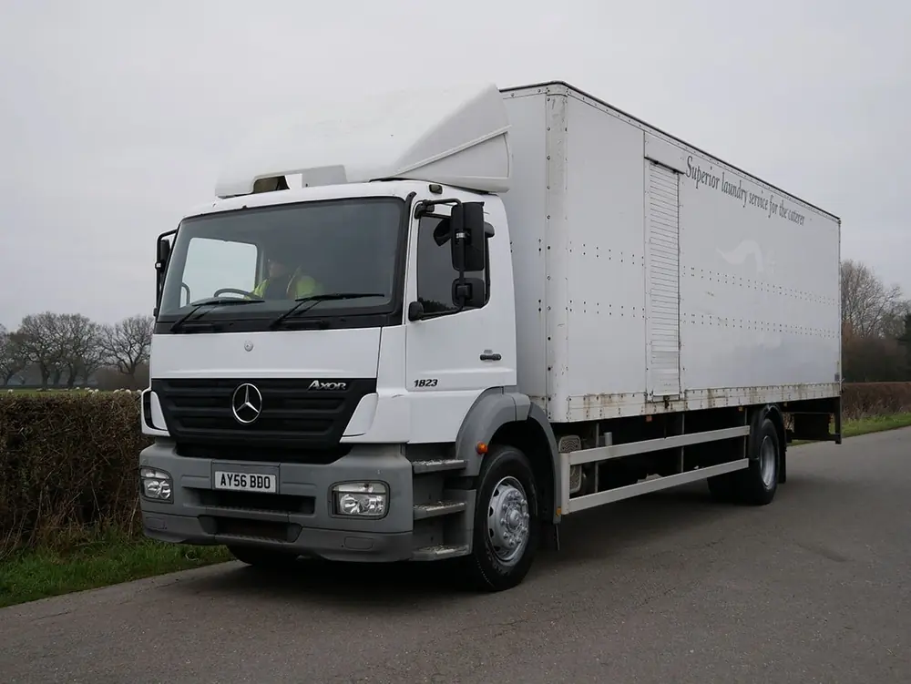 Mercedes-Benz Axor 1823