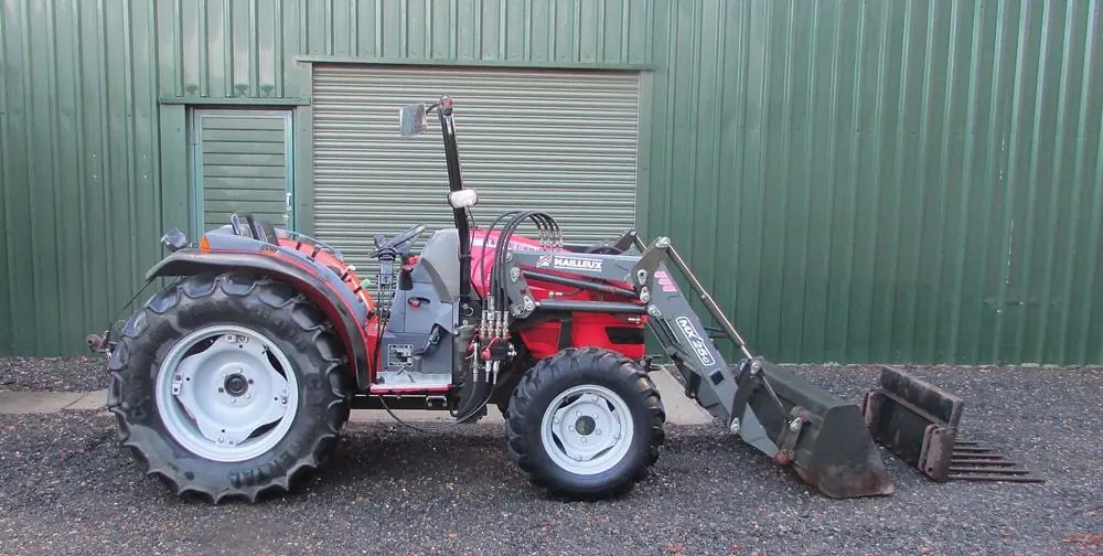 Massey Ferguson MF 2415