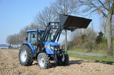 Iseki TJA 8100 thumbnail 3