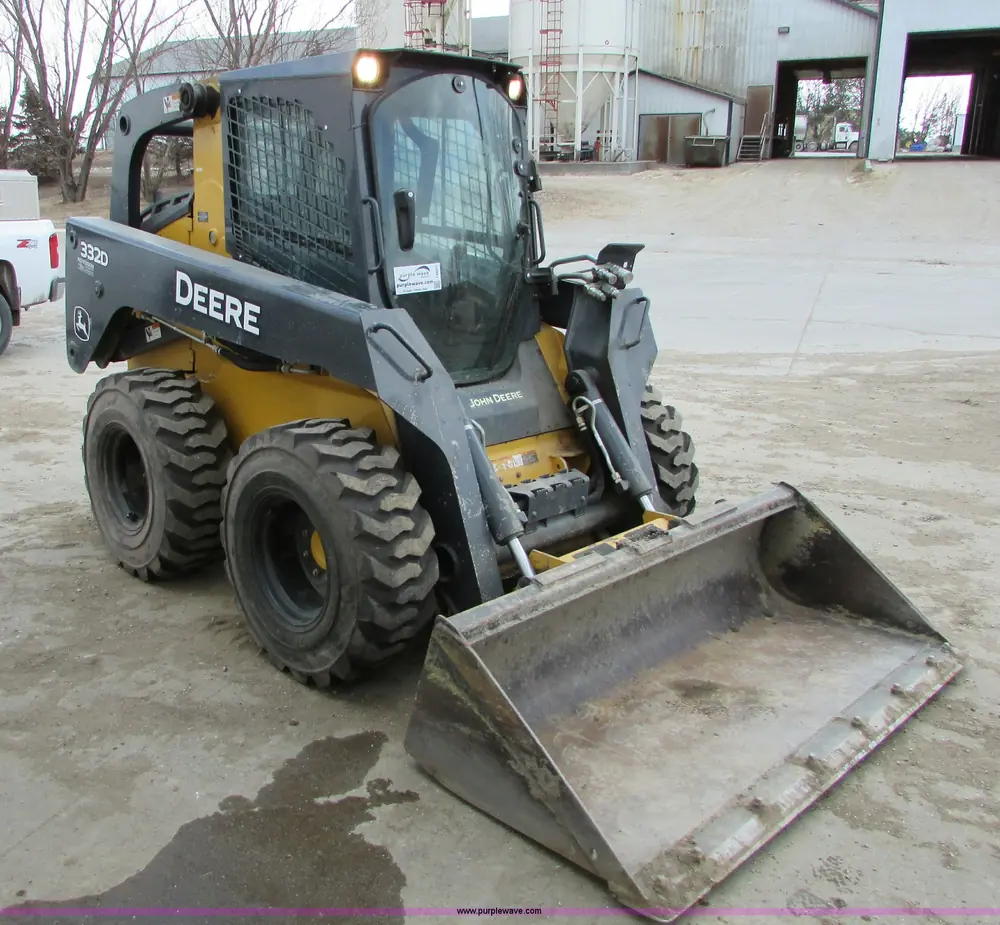 John Deere Construction 332D