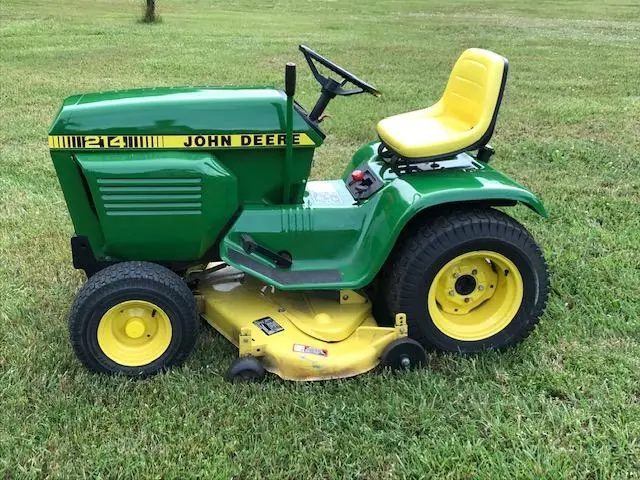 John Deere 214