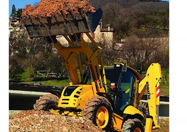 Komatsu WB93S-8