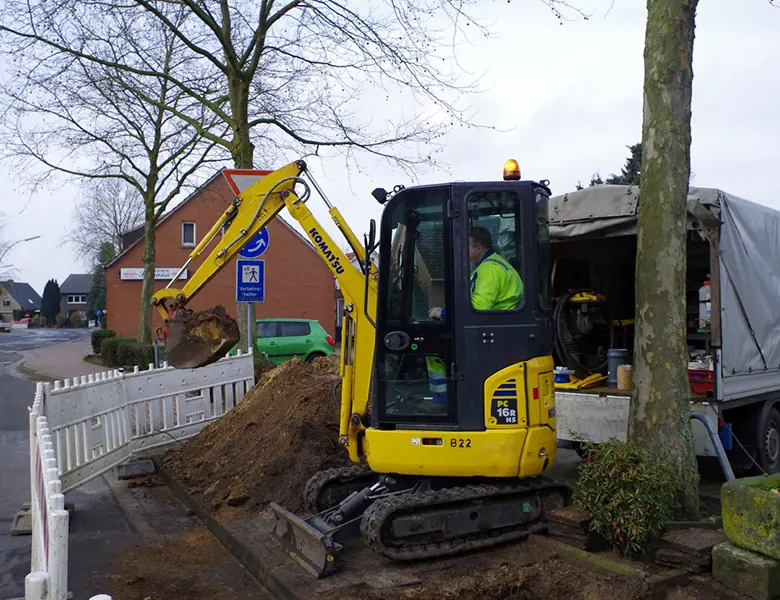 Komatsu PC16R-3HS thumbnail 4