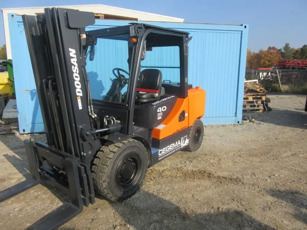 Doosan D40S-7