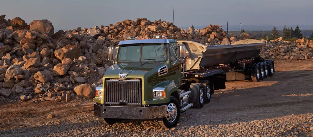 Western Star 4700 SB 40" Ultra Low Roof Detroit DD13