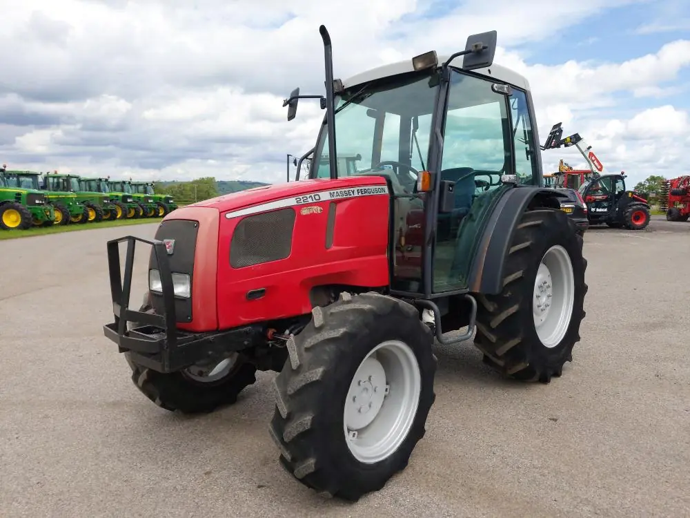 Massey Ferguson MF 2210