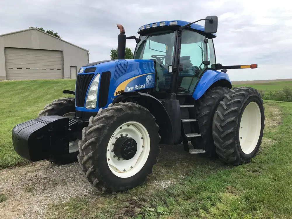 New Holland T 8030 (700)