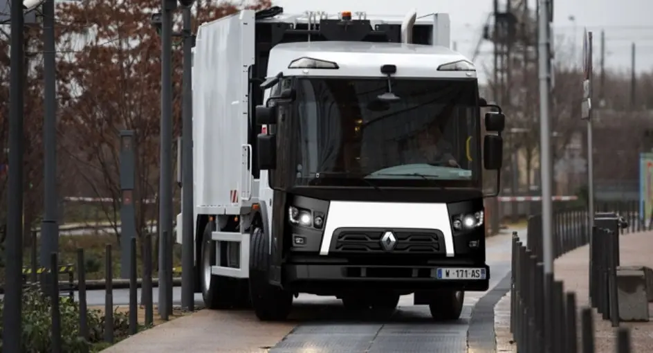 Renault D 19 ACCESS WT P4x2 BOM 280E6