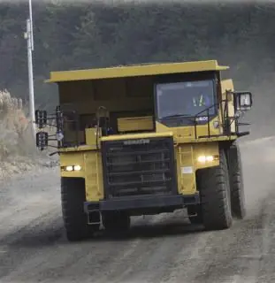 Komatsu HD605-7 E0 thumbnail 2
