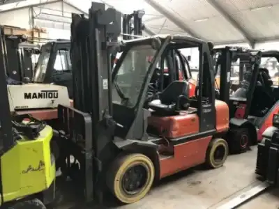 Nissan UGD 02 A 30 PQ