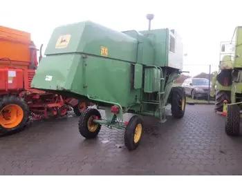 John Deere 945