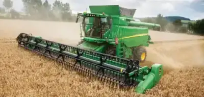 John Deere T 670