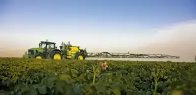John Deere 832