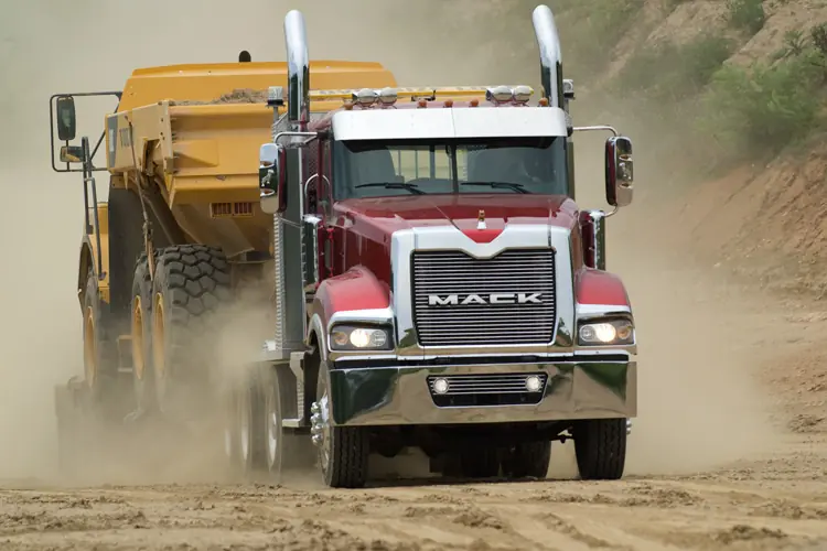 Mack TITAN 64" High-rise Sleeper Cab ISX 550 6x4 thumbnail 15