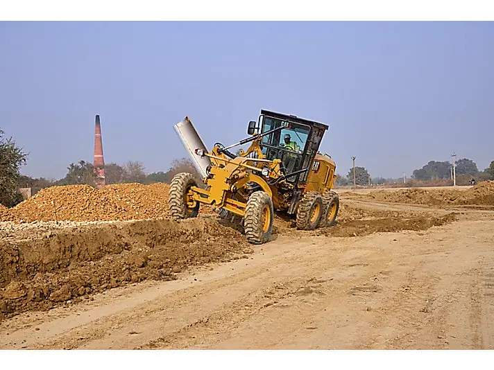 Caterpillar 120 GC AWD