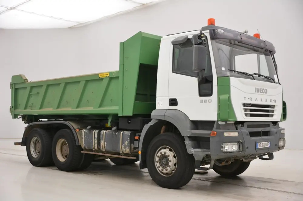 Iveco EUROTRAKKER 380E37