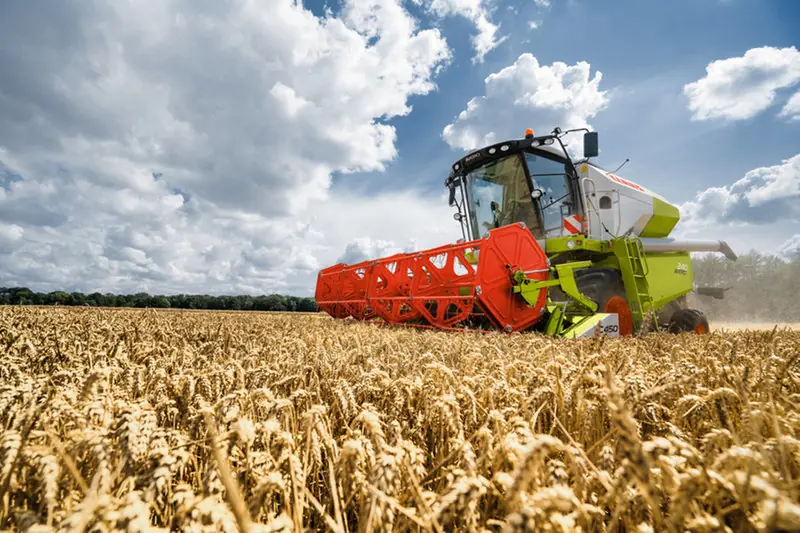 Claas Avero 240