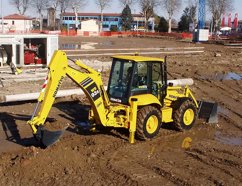 Komatsu WB93S-5 thumbnail 3