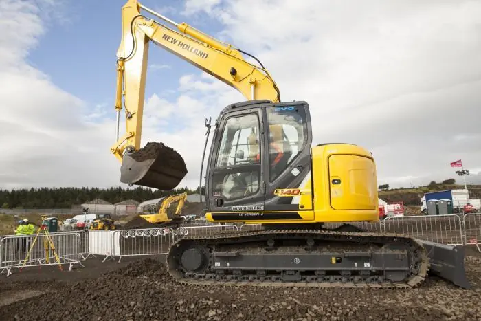 New Holland E140C SR LC