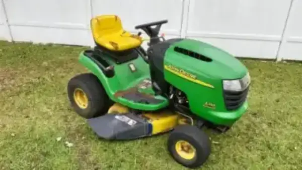 John Deere L110