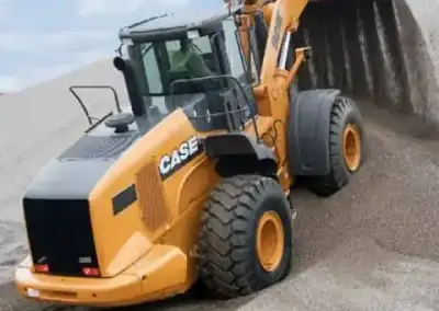 Case 921 E XR