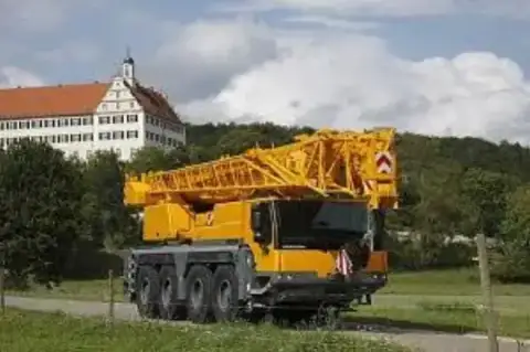 Liebherr LTM 1070-4.2 thumbnail 11