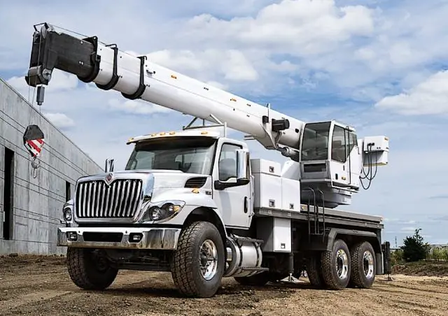 International HV607 107 Extended Cab Cummins B6.7